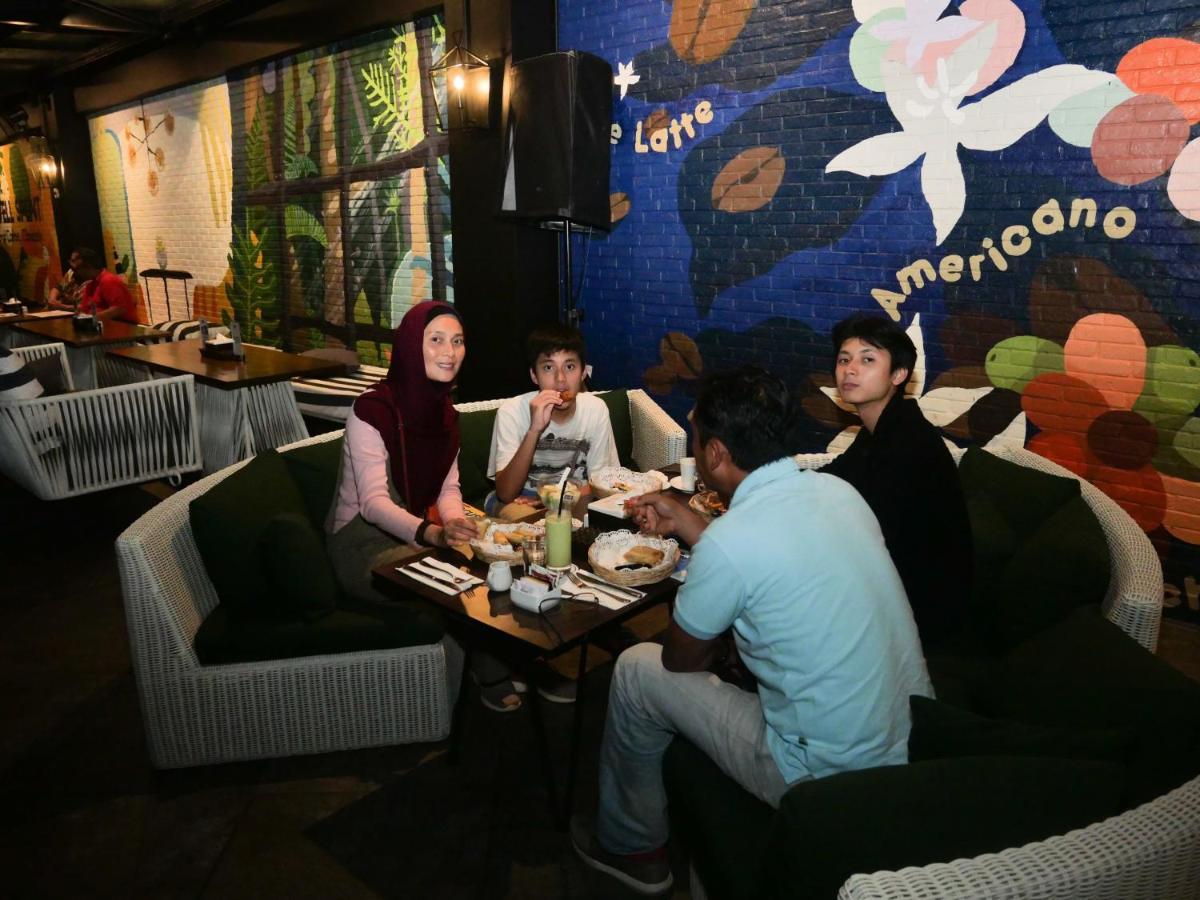 基里阿德姆拉雅阿策酒店 班达亚齐 外观 照片